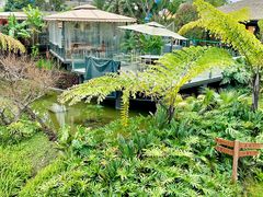 -茅草房·河畔园林火锅