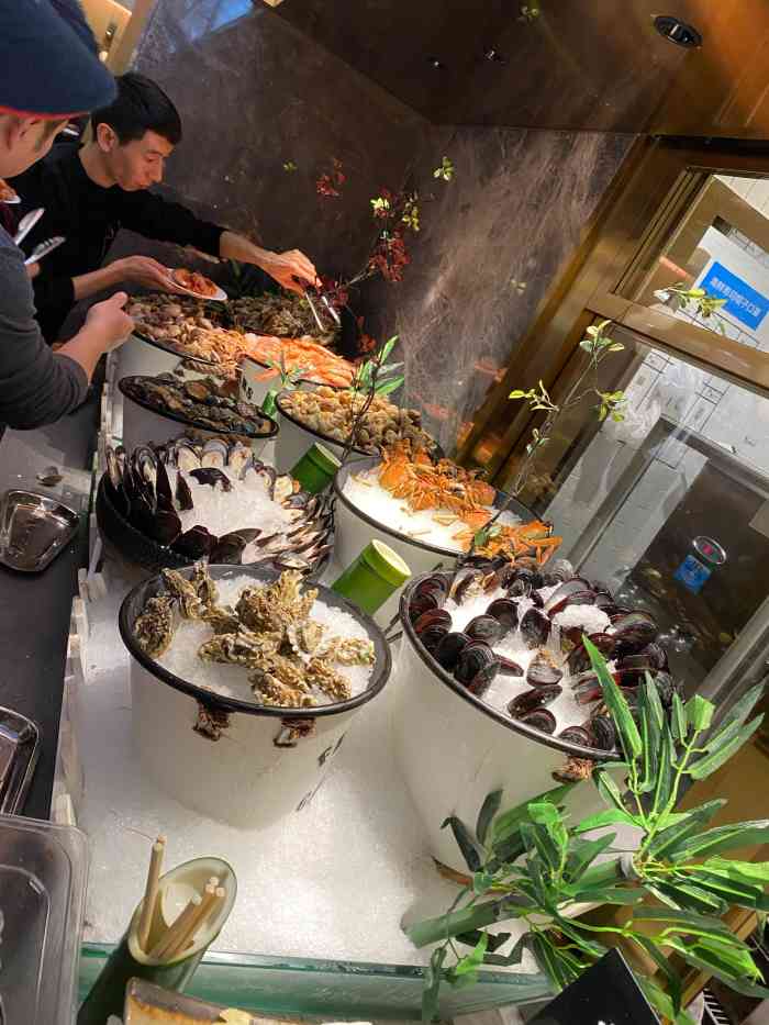 星伦多海鲜自助餐厅(瓯海万象城店)-"超喜欢烤大虾的,拿了好几次,吃