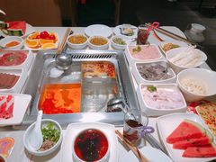-海底捞火锅鲜切牛肉主题店(长寿路店)
