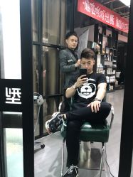 -吉米护肤造型