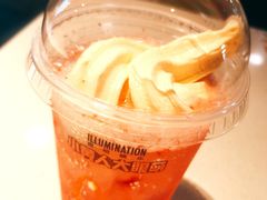 草莓麦旋酷-麦当劳(石家庄乐活广场店)