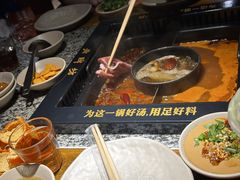 -老牌坊云南鱼豆花火锅(哈西万达店)