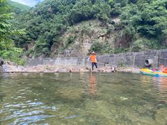 -安吉龙王山峡谷漂流