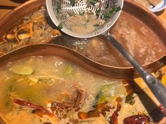 -洱火云南酸菜牛肉火锅(石景山当代商城店)