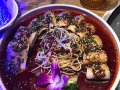 -三人行骨头王火锅(长寿店)
