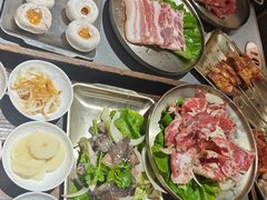 -围炉肉舍•炭烤活鳗•丹东海鲜烤肉(步行街店)