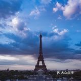 第一次有去巴黎的念想是看了一本很多插画的巴黎随笔