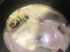 -三人行骨头王火锅(长寿店)