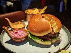 黑松露风味蘑菇和牛堡-bluefrog蓝蛙(恒隆广场店)