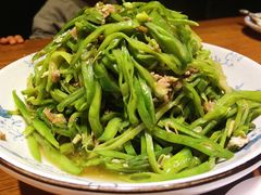 -方国老头包子·39年威海本地老字号•小船海鲜疙瘩汤