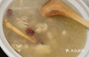 Health-Preserving Ginseng Qingyuan Chicken Pot