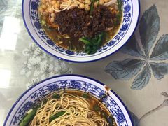 -渝之汇牛肉豌杂面