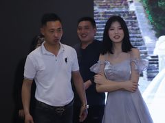 -南京悦客假日酒店