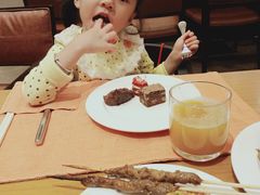 -亚龙湾希尔顿自助餐厅·海鲜·烧烤·沙滩BBQ·现场乐队