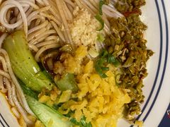 -霸蛮湖南菜·牛肉粉(荣京西街店)