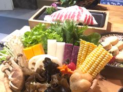 -湊湊火锅·茶憩(杭州湖滨银泰in77店)