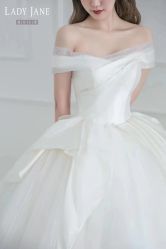 -Lady  Jane高端婚纱礼服馆