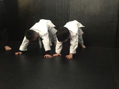 -威天下格斗柔术健身馆(红旗渠路店)