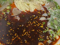 -牛一嘴·兰州牛肉面·大盘鸡(财富中心店)