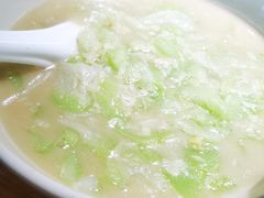 -聚鑫朋酸菜肥肠(文艺路口店)