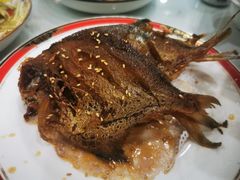 干煎鲳鱼-小实惠嘉(威海路店)