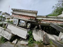 -四川汶川特大地震漩口中学遗址