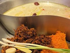 -沸炉重庆老火锅(军事博物馆店)