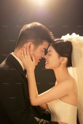 -雪中彩影婚纱摄影·微光艺术中心