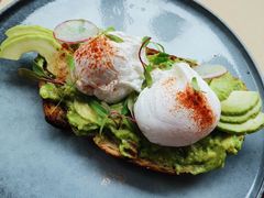 牛油果温泉蛋吐司-O'mills Sourdough Bakery&Bistro(永嘉路店)