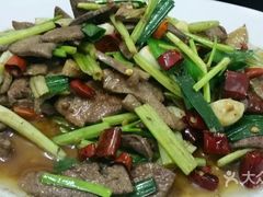 -香猪美食(中心店)