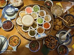 -包整·丝娃娃(一览甲秀楼风景店)