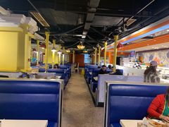 大堂-爱客得牛排海鲜烤肉·火锅自助(春熙路黑金好店)