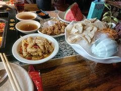 -老牌坊云南鱼豆花火锅(哈西万达店)