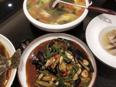 茄子豇豆烧老黄瓜-香山湖家家宴(中山陵店)