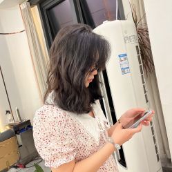 点击看大图 -V8潮牌·接发烫染连锁