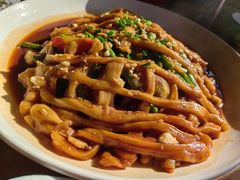 排骨豆角焖卷子-遇见小院·长思缘农家院(怀柔店)