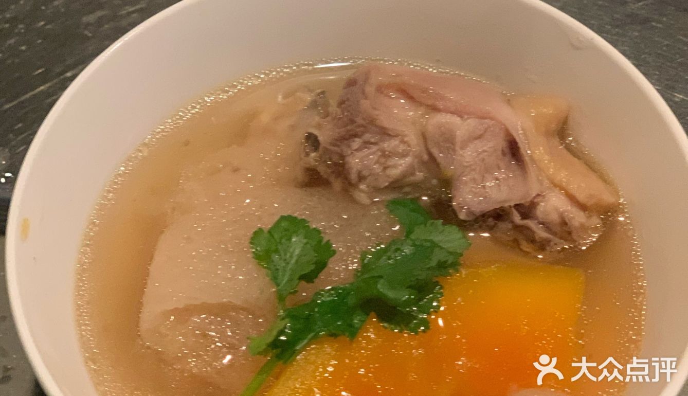 这样做海南椰子鸡更好吃，鲜甜得不要不要的 材料：