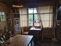 靠窗位-仙峰天然面包(迎宾路店)