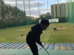 -仙霞高尔夫练习场-停车场