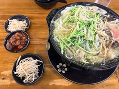 -丽虹云南过桥米线(兴工街店)