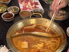 -顶顶汤火牛排火锅·经典铜锅涮肉