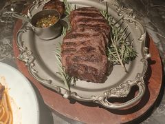 -LESCEDARS Brasserie Bistro香柏树