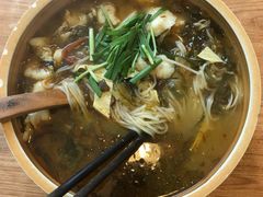 特色酸辣鱼片火锅米线-石榴姐•山城小馆(创始店)