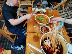-拈签一笑黄牛肉辣卤串串