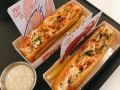 -Pinchy's Lobster & Champagne Bar