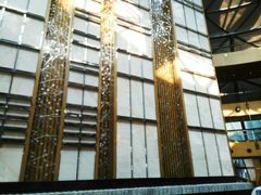 -上海滴水湖皇冠假日酒店