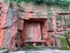 -峨眉山报国寺