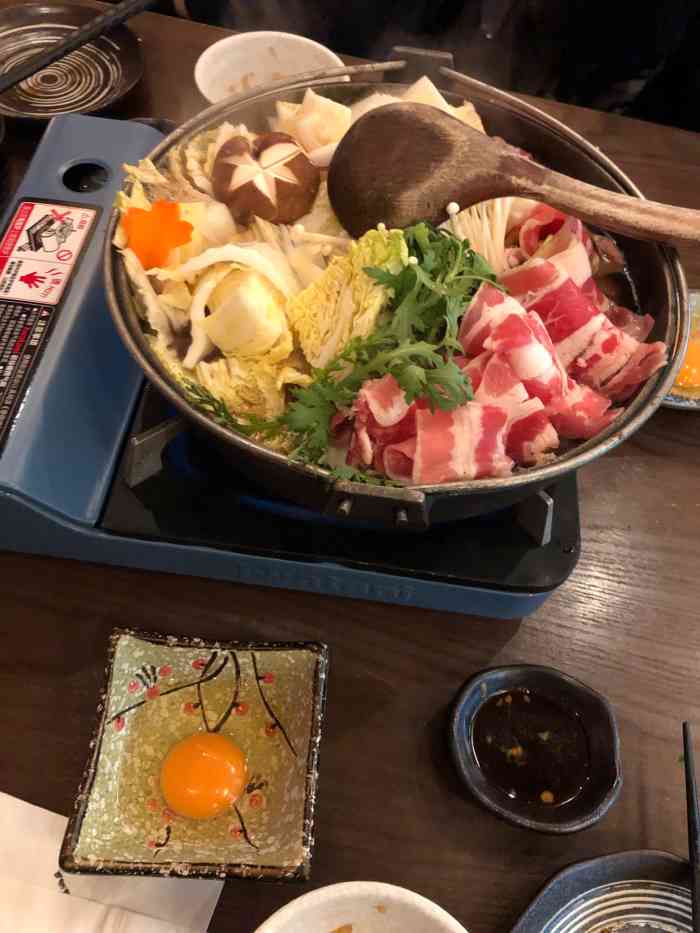 「三文鱼刺身」「寿喜锅」「日式炒饭」等等味道不错,性价比也很高.