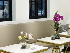 -Fridi Patisserie Cafe