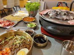 -围炉肉舍•炭烤活鳗•丹东海鲜烤肉(步行街店)